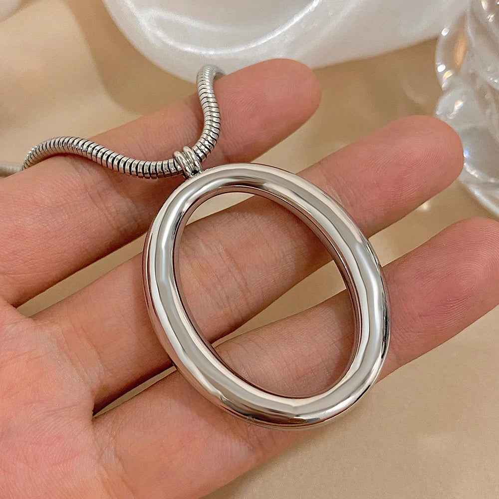 Blythe Open Circle Pendant Necklace