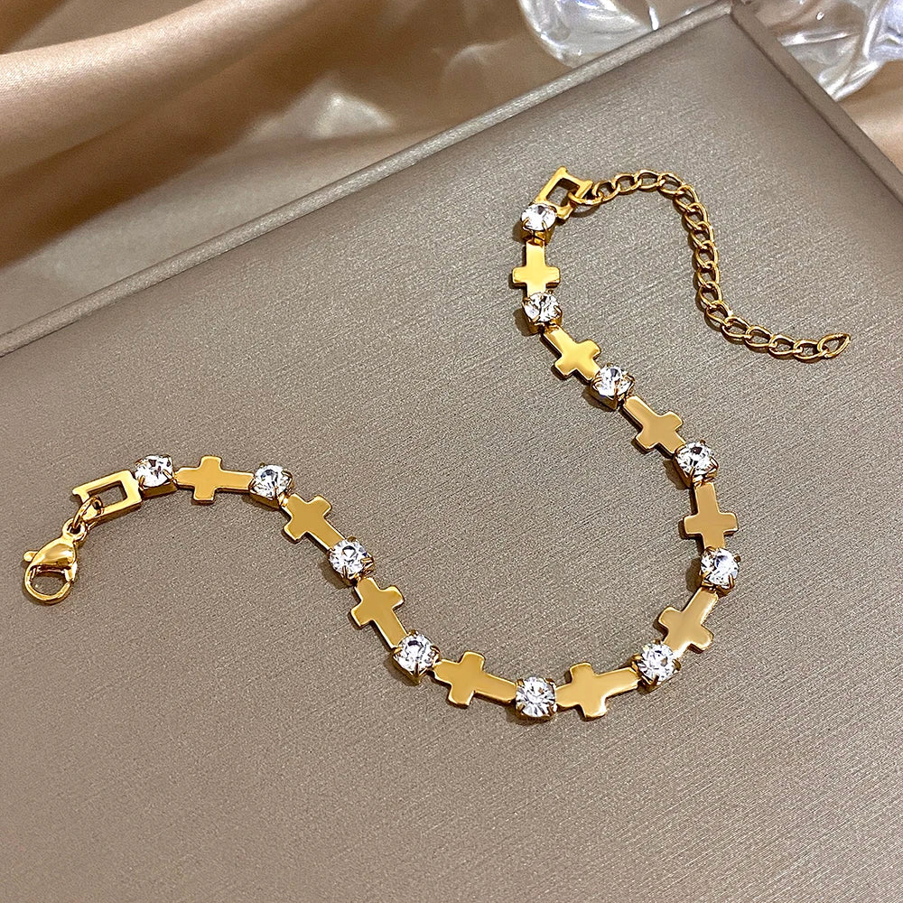 Ada Charm Chain Bracelet